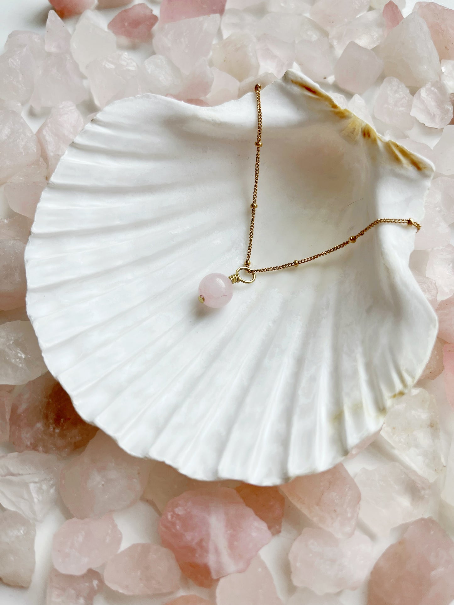 rose quartz bead necklace